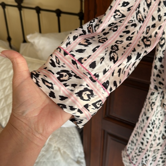 Brand new pajamas they are a satin from Victoria’s Secret - Picture 3 of 6